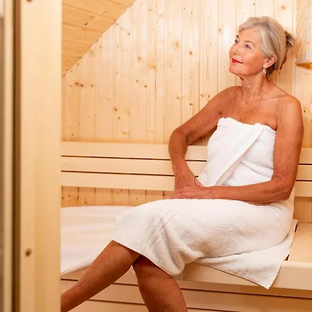 Forest With Hot Tub & Sauna 8 Persons